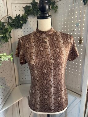 Chic Brown Snake Print Short Sleeve Top